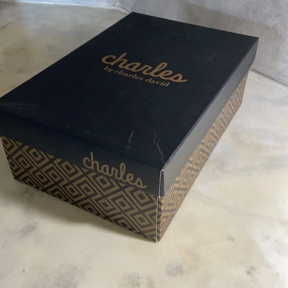 Charles by Charles David YESENIA size 10B in Box - Picture 12 of 12